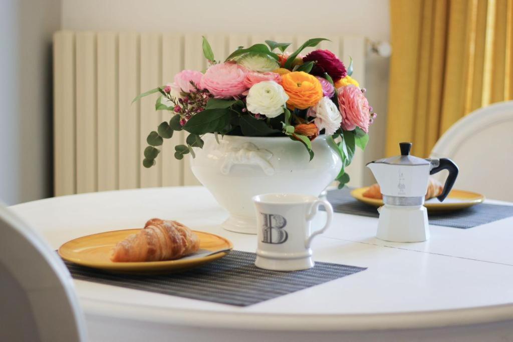 モンツァ Thea - Centro Storico Bed & Breakfast エクステリア 写真