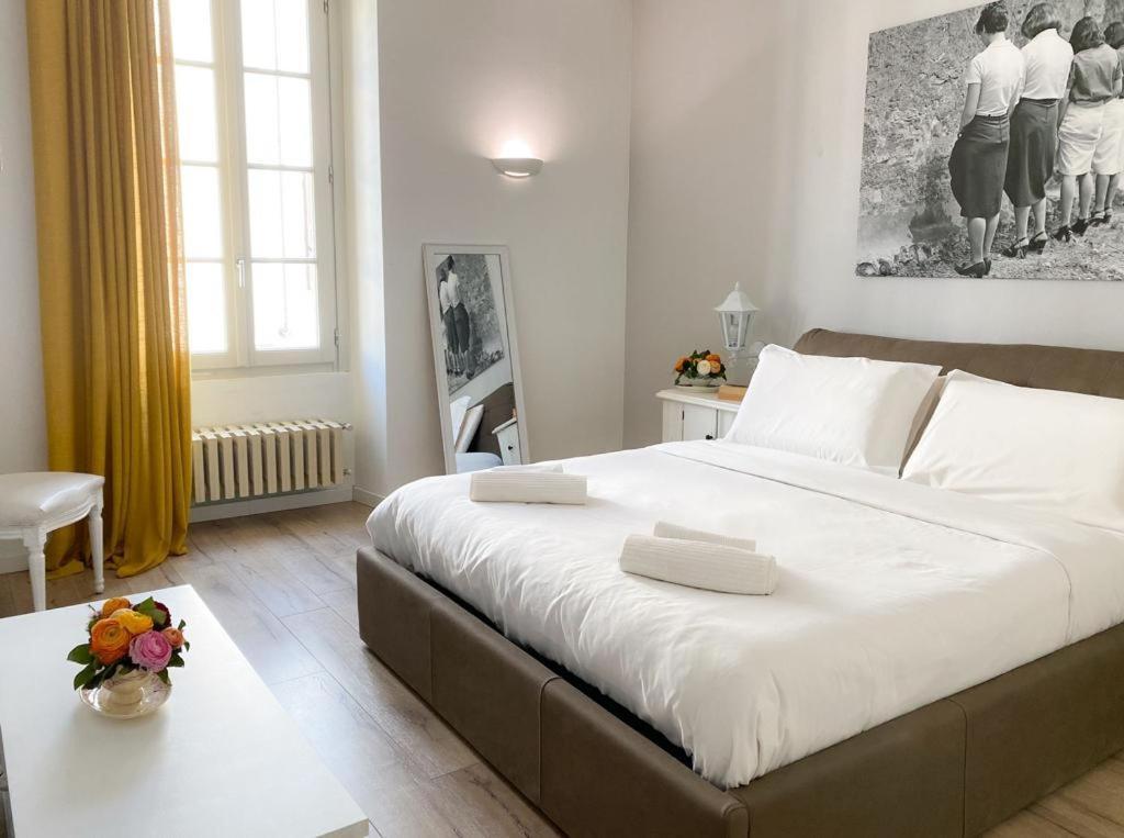 モンツァ Thea - Centro Storico Bed & Breakfast エクステリア 写真