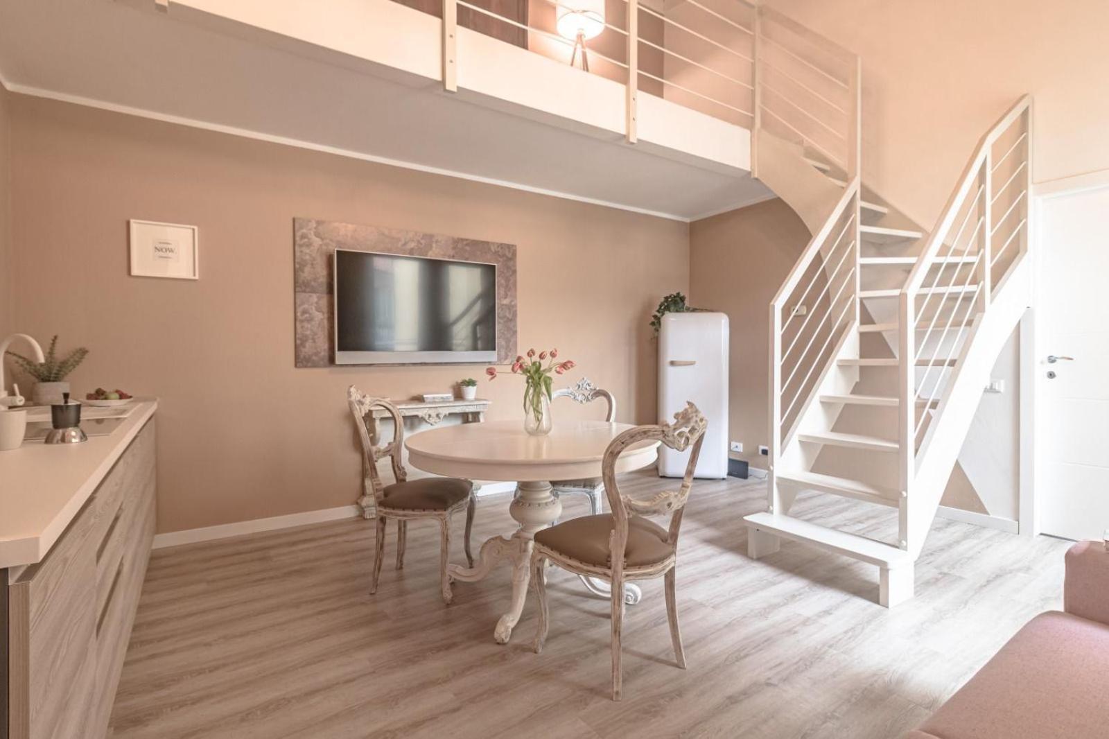 モンツァ Thea - Centro Storico Bed & Breakfast エクステリア 写真