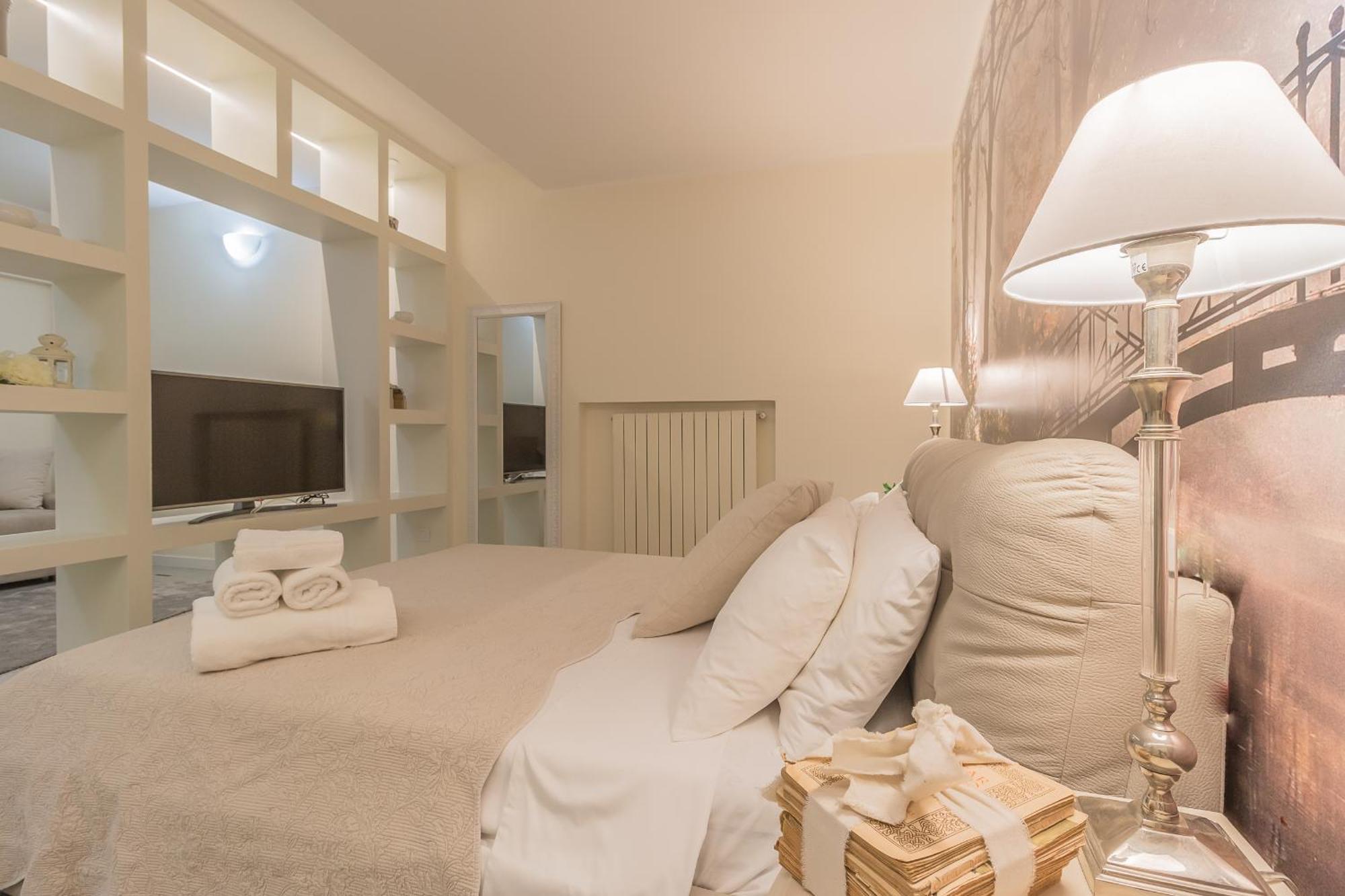 モンツァ Thea - Centro Storico Bed & Breakfast エクステリア 写真